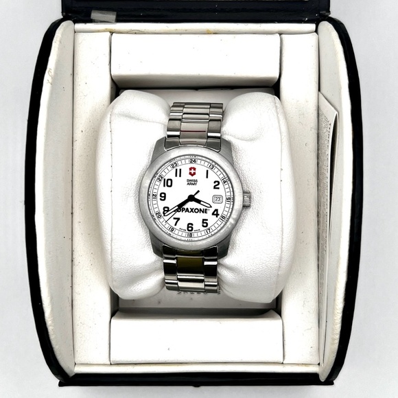 Victorinox  Swiss Army IOB Ladies Watch Working extra links - Picture 1 of 13
